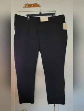 St. John's Bay Black Ankle Pants